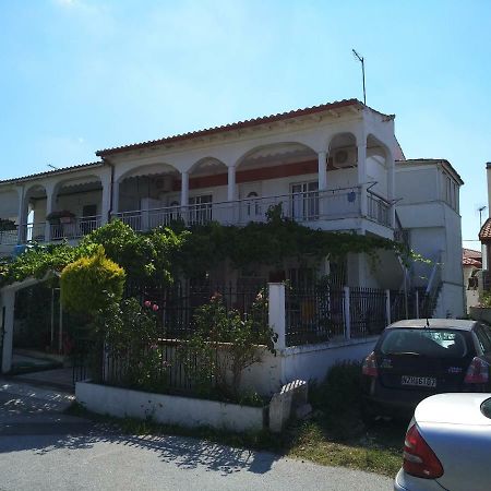 Grigorios Apartments Nea Vrasna Exterior foto