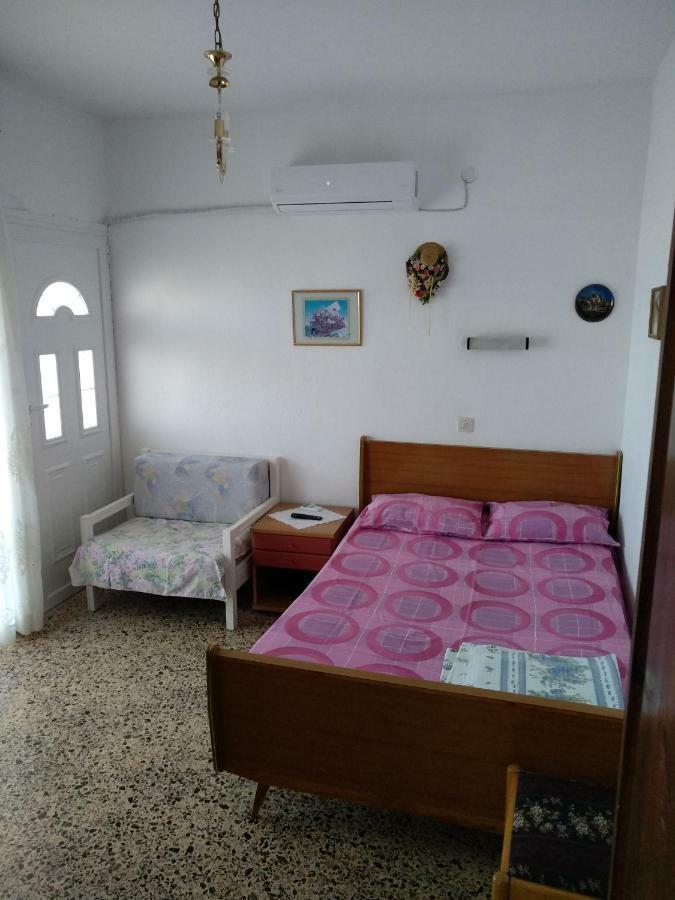 Grigorios Apartments Nea Vrasna Exterior foto